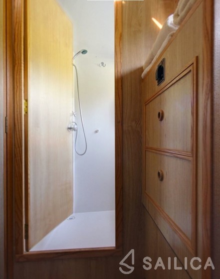 Le Boat Caprice - Yacht Charter Sailica