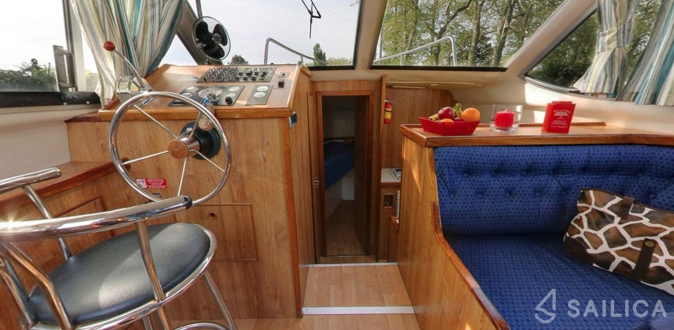 Le Boat Countess - Yacht Charter Sailica