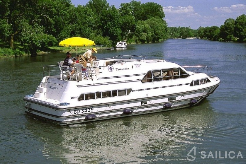 Le Boat Crusader - Yacht Charter Sailica