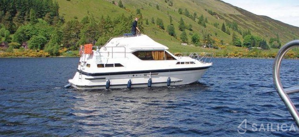 Le Boat Curlew WHS - Yacht Charter Sailica