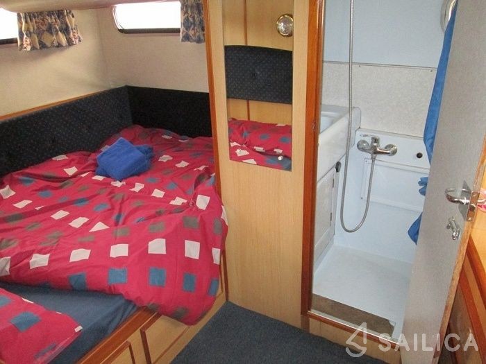 Le Boat Curlew WHS - Yacht Charter Sailica