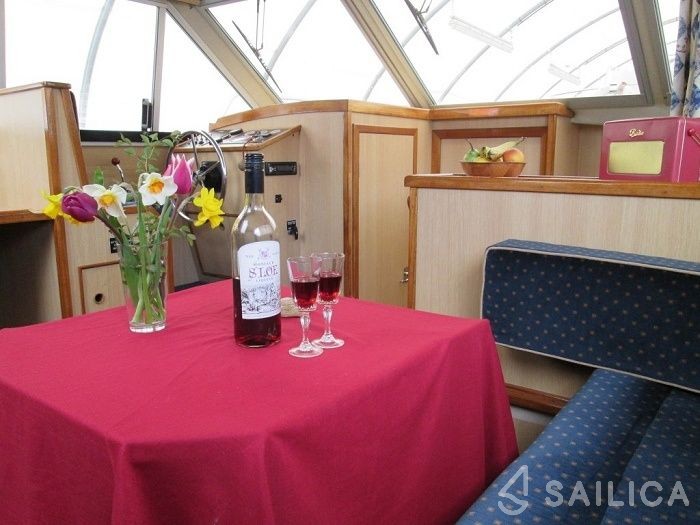 Le Boat Curlew WHS - Yacht Charter Sailica