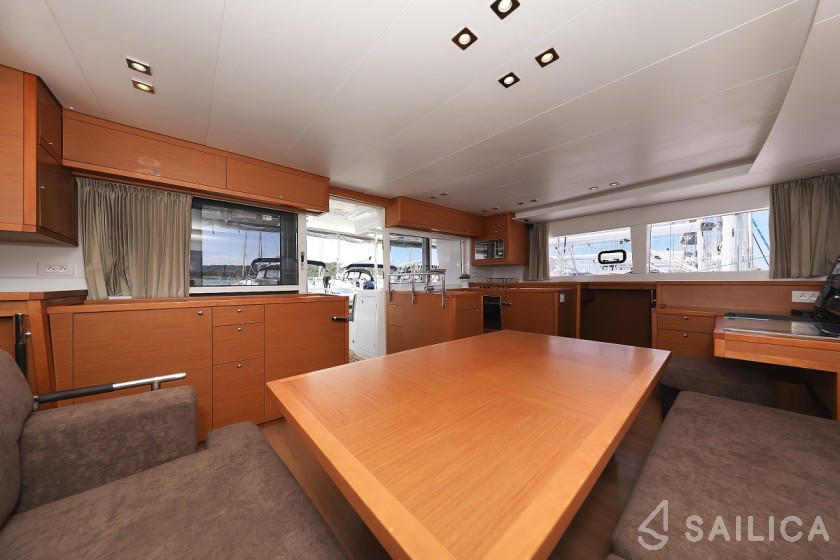 Lagoon 450 - Yacht Charter Sailica