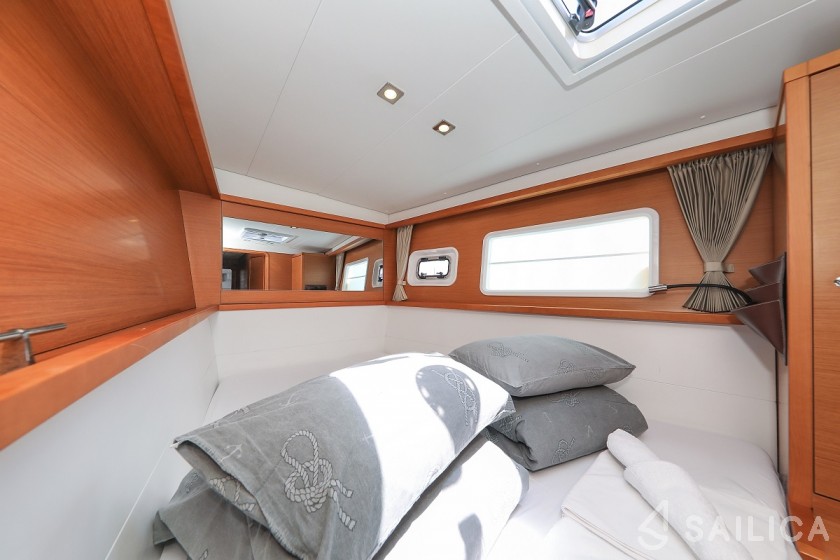 Lagoon 450 - Yacht Charter Sailica