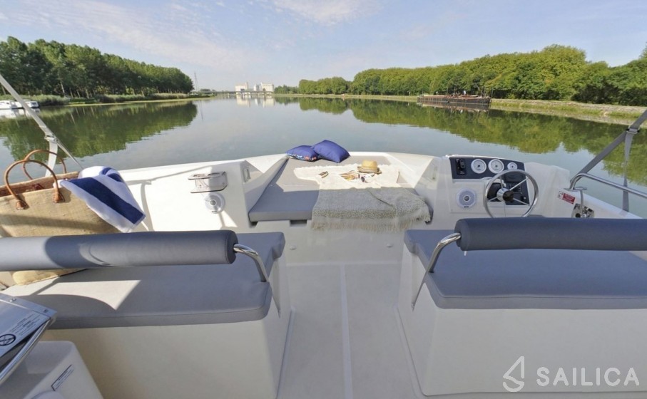 Le Boat Horizon 1 - Yacht Charter Sailica