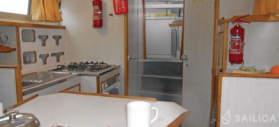Le Boat Kingfisher WHS - Yacht Charter Sailica