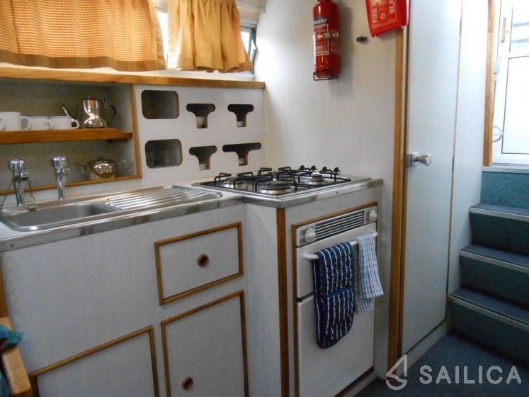 Le Boat Kingfisher WHS - Yacht Charter Sailica
