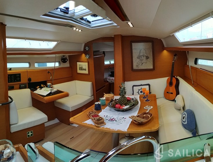 Sun Odyssey 419 - Yacht Charter Sailica