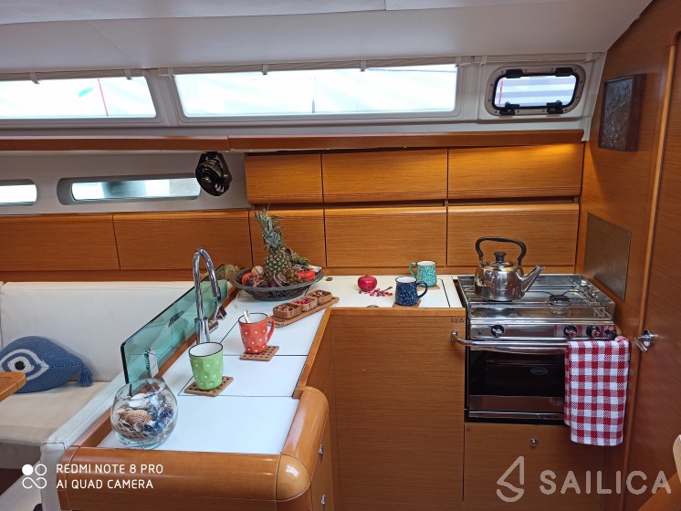 Sun Odyssey 419 - Yacht Charter Sailica