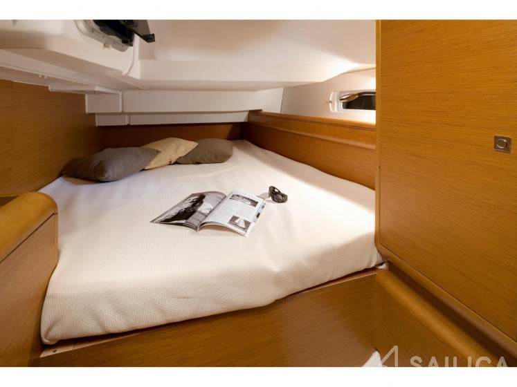 Sun Odyssey 419 - Yacht Charter Sailica