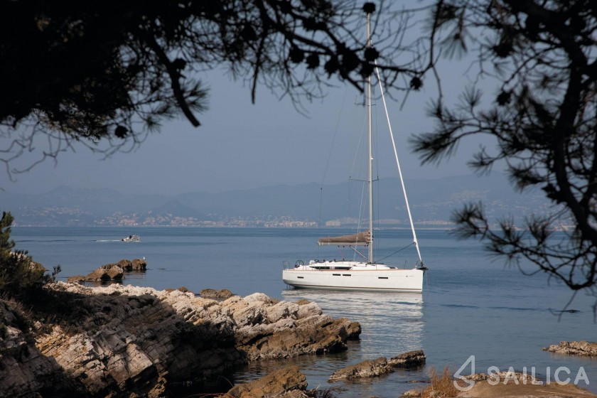 Sun Odyssey 419 - Yacht Charter Sailica