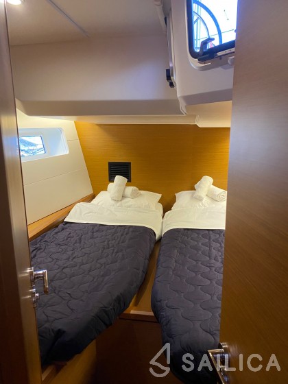 Jeanneau 54 - Yacht Charter Sailica