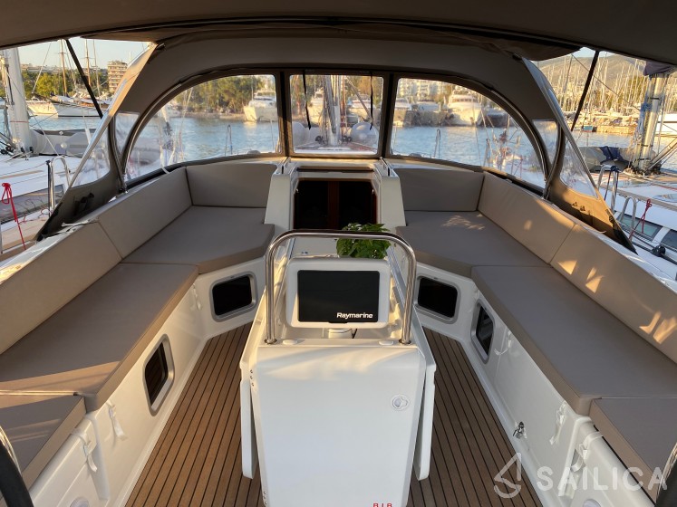 Jeanneau 54 - Yacht Charter Sailica