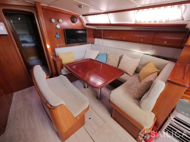 Bavaria 44 - Yacht Charter Sailica