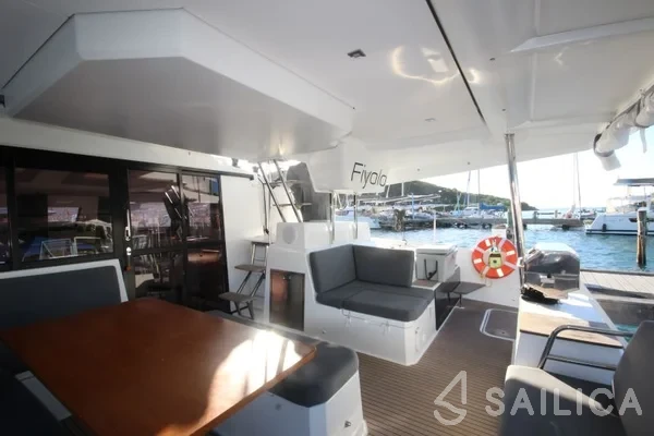 Elba 45 - Yacht Charter Sailica