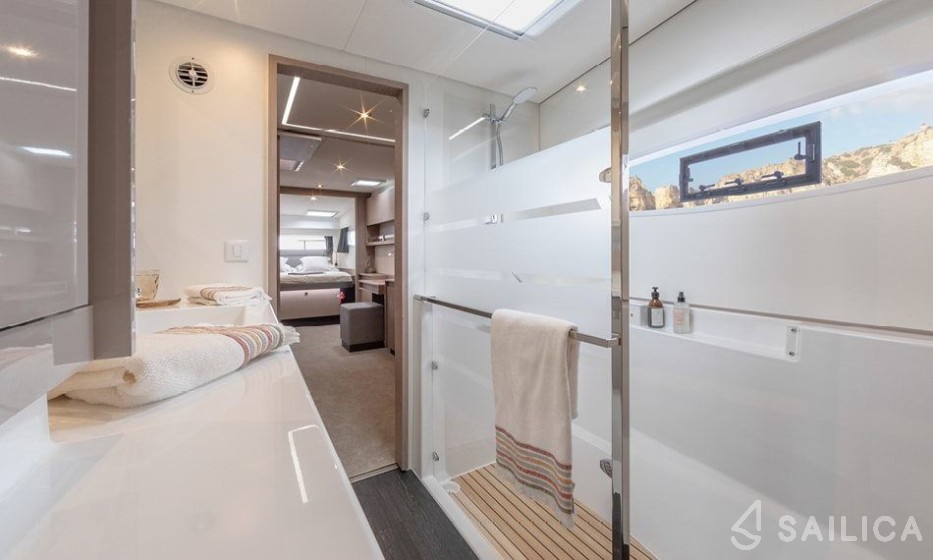 Elba 45 - Yacht Charter Sailica