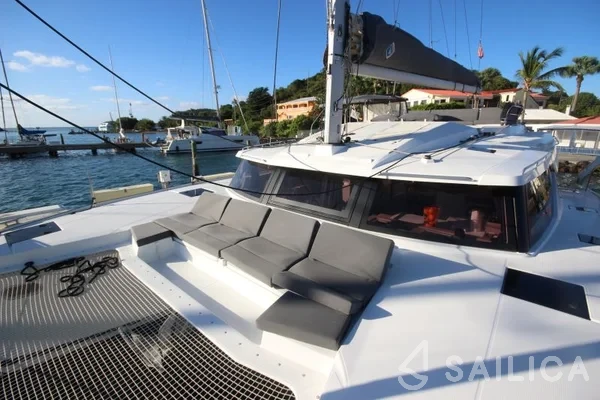 Elba 45 - Yacht Charter Sailica