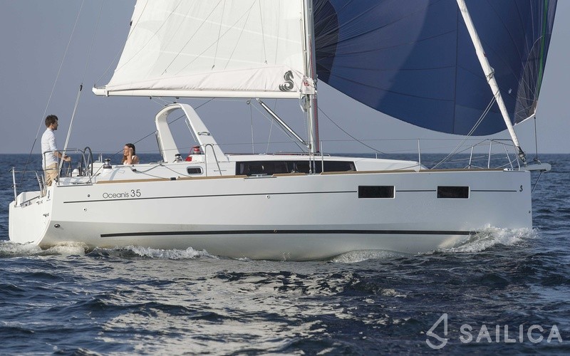 Oceanis 35 - Yacht Charter Sailica
