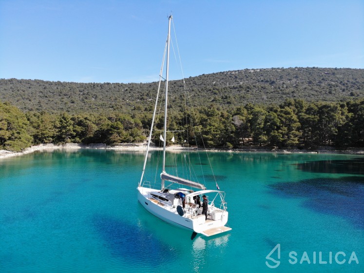 Elan E4 - Yacht Charter Sailica