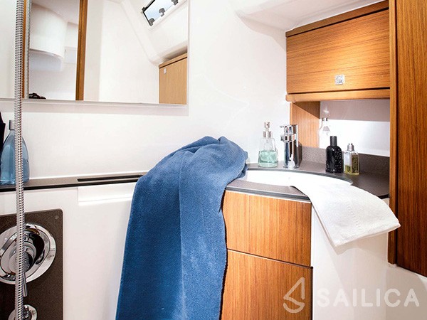 Bavaria Cruiser 46 - Yacht Charter Sailica