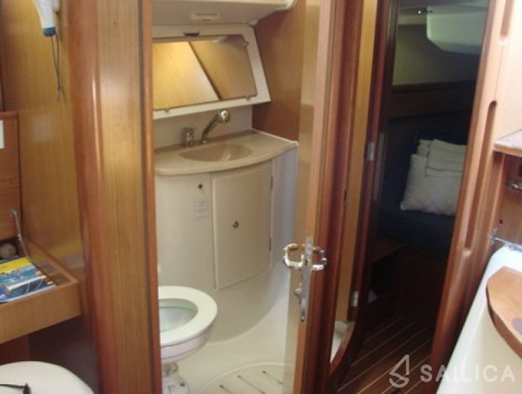 Sun Odyssey 45 - Yacht Charter Sailica