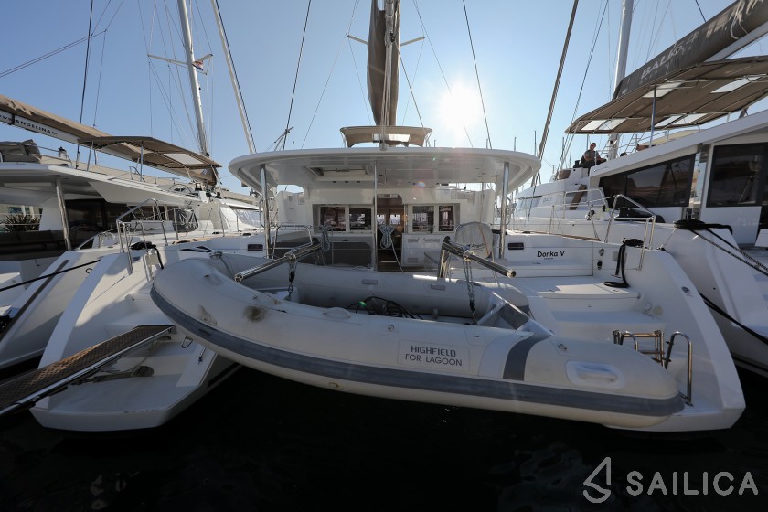 Lagoon 450 - Yacht Charter Sailica