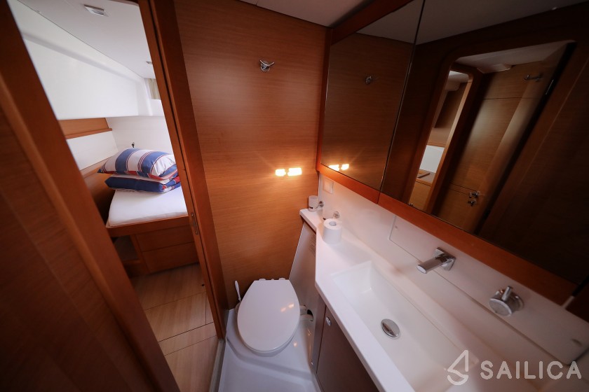 Lagoon 450 - Yacht Charter Sailica