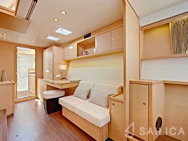 Lagoon 450 - Yacht Charter Sailica