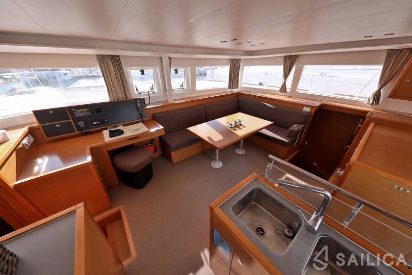 Lagoon 450 - Yacht Charter Sailica