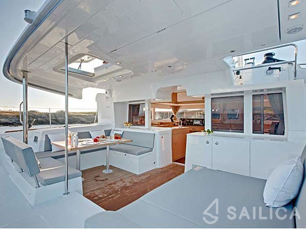 Lagoon 450 - Yacht Charter Sailica