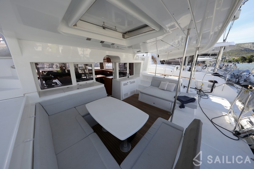 Lagoon 450 - Yacht Charter Sailica