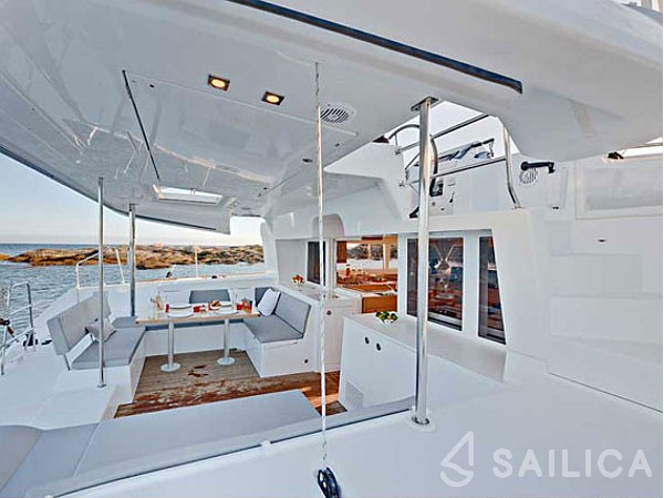 Lagoon 450 - Yacht Charter Sailica