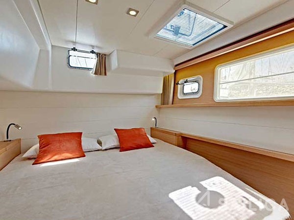 Lagoon 450 - Yacht Charter Sailica