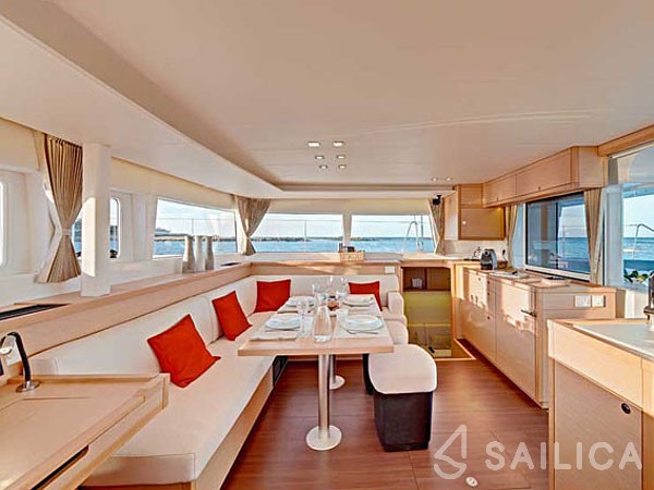 Lagoon 450 - Yacht Charter Sailica