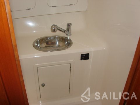 Adria 1002 - Yacht Charter Sailica