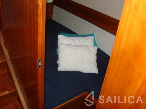 Adria 1002 - Yacht Charter Sailica