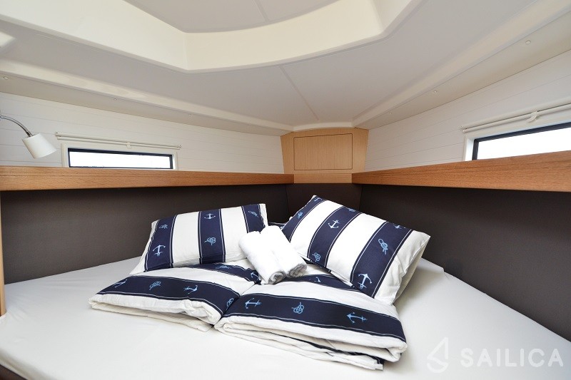 Bavaria Cruiser 37 - Yacht Charter Sailica