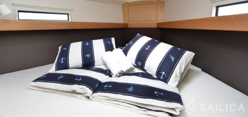 Bavaria Cruiser 37 - Yacht Charter Sailica