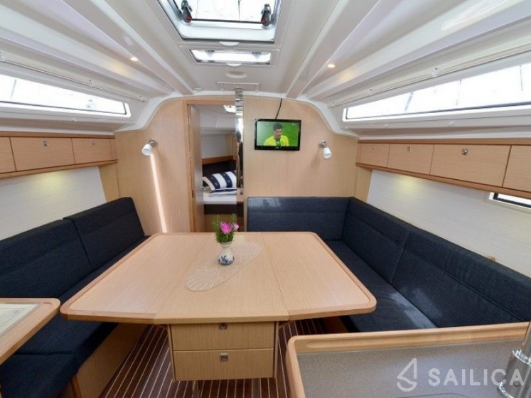 Bavaria Cruiser 37 - Yacht Charter Sailica
