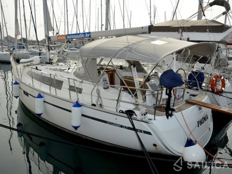 Bavaria Cruiser 37 - Yacht Charter Sailica