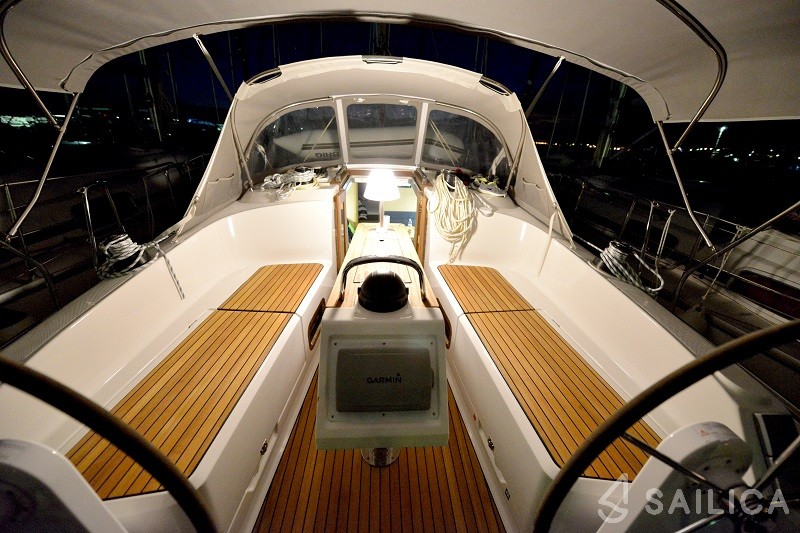 Bavaria Cruiser 37 - Yacht Charter Sailica