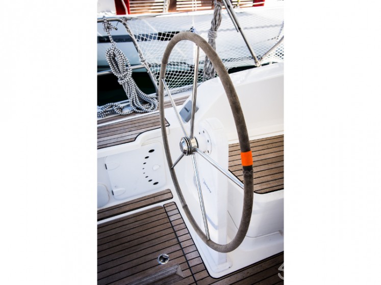 Bavaria Cruiser 41 - 3 cab. - Yacht Charter Sailica
