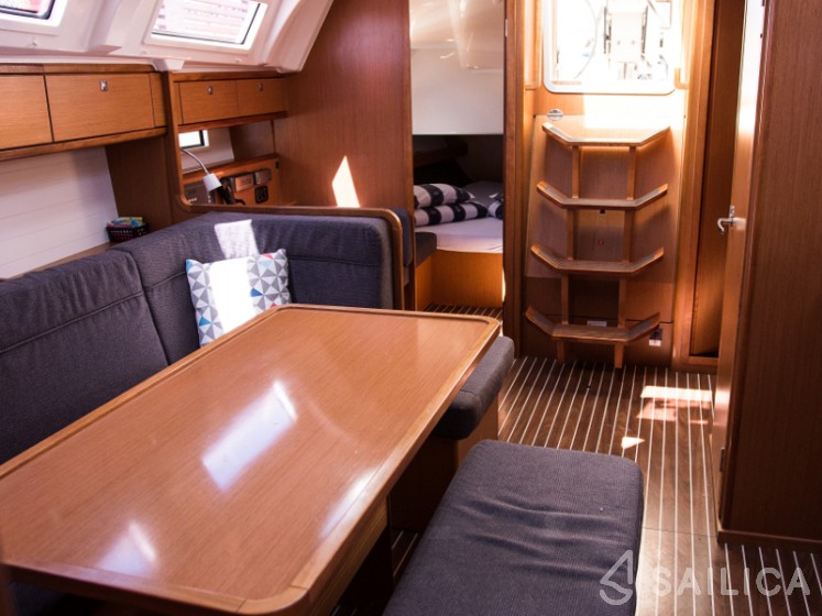 Bavaria Cruiser 41 - 3 cab. - Yacht Charter Sailica