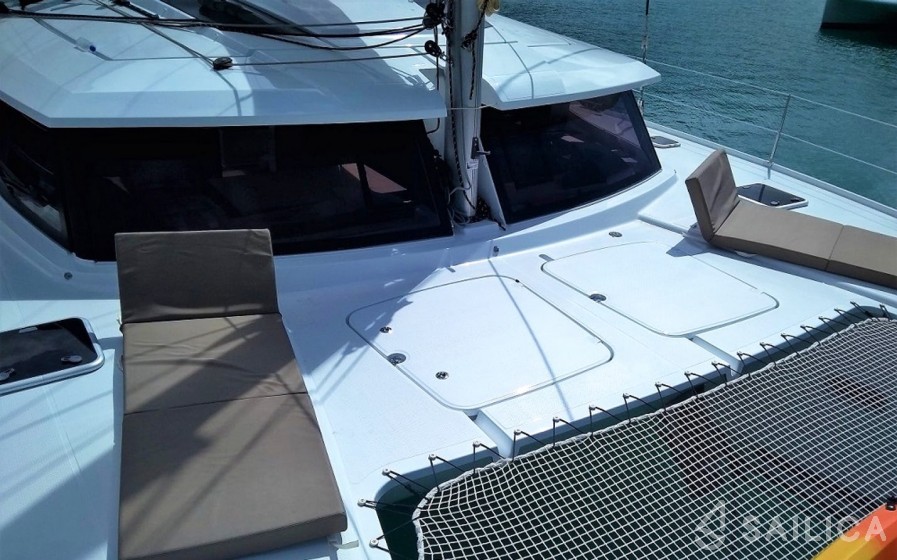 Helia 44 - Yacht Charter Sailica