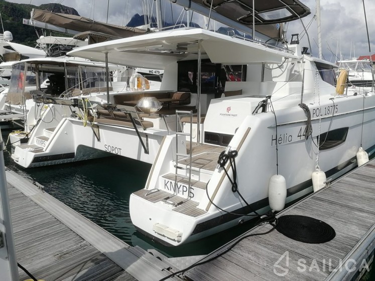 Helia 44 - Yacht Charter Sailica