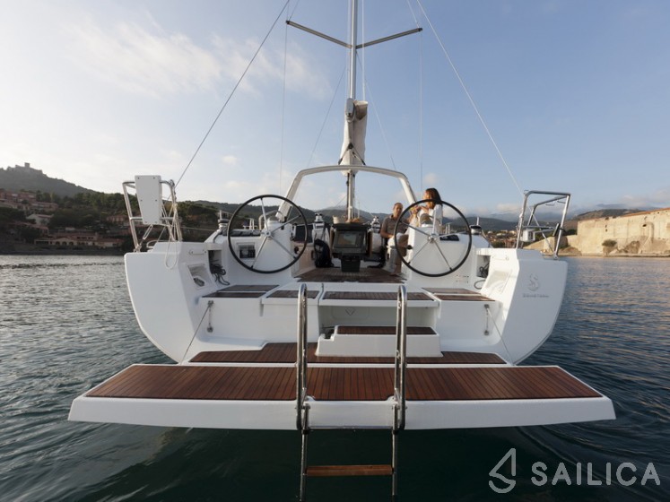 Oceanis 41 - Yacht Charter Sailica