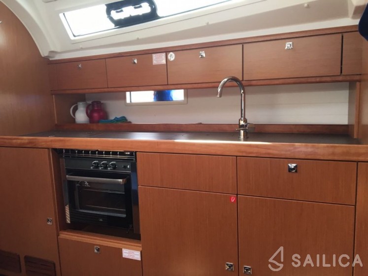 Bavaria 41 Cruiser - Yacht Charter Sailica