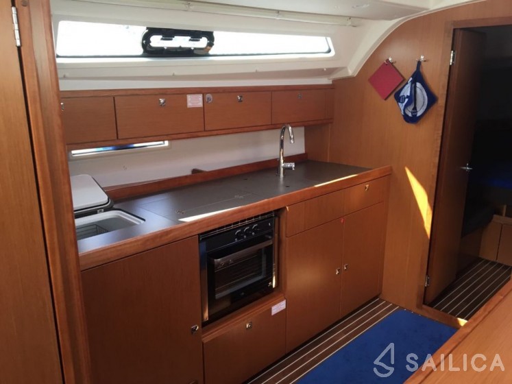 Bavaria 41 Cruiser - Yacht Charter Sailica