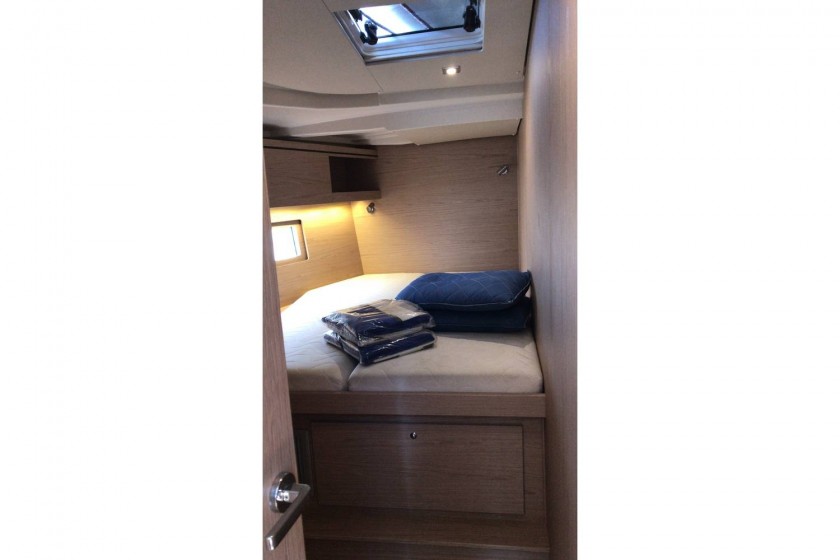 Oceanis 51.1 - Yacht Charter Sailica