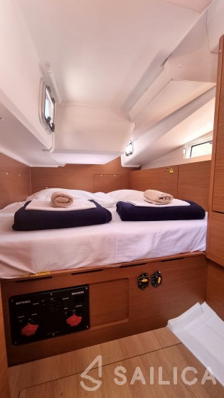 Sun Odyssey 490 - Yacht Charter Sailica
